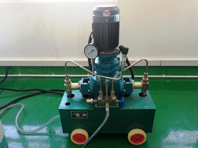 試壓泵